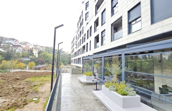 apartament tek kopshti zologjik, tirane