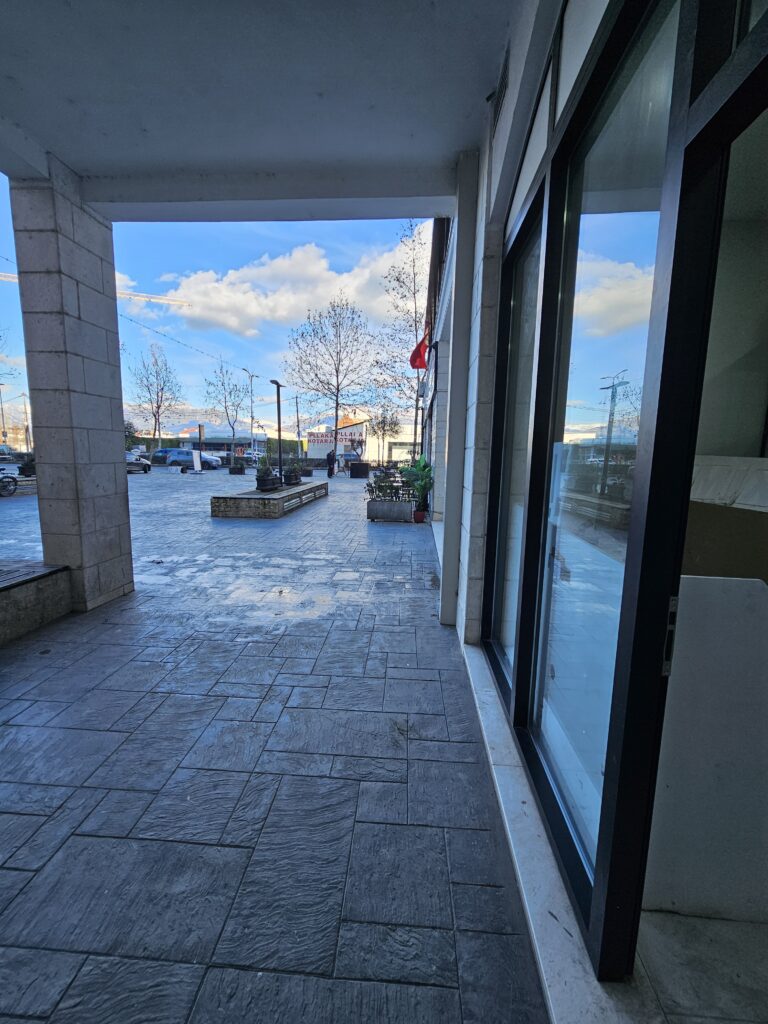 Dyqan me qira tek bulevardi blue